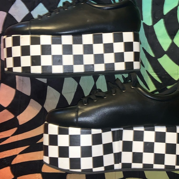 Checkered Platform Sneakers - Picture 3 of 5